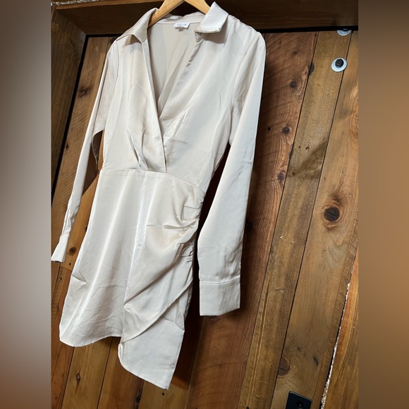 Anthropologie Le Lis silky long sleeve dress size small - Picture 1 of 9